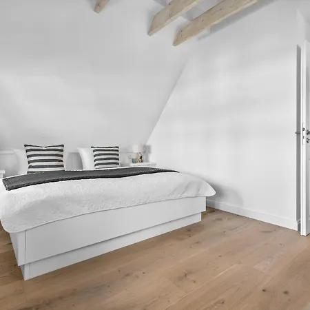 Entdecke Reethueues 28 - Ihr Neues Schleiferienhaus In 別荘 *