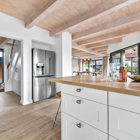 Entdecke Reethueues 28 - Ihr Neues Schleiferienhaus In 別荘 カッペルン