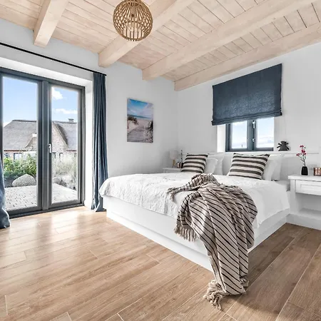 Entdecke Reethueues 28 - Ihr Neues Schleiferienhaus In 別荘