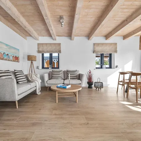 Entdecke Reethueues 28 - Ihr Neues Schleiferienhaus In 別荘 カッペルン